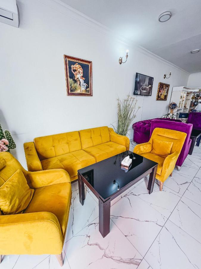 Castle Family Hotel Yerevan Ngoại thất bức ảnh